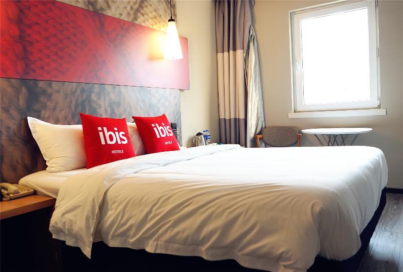 Ibis Shanghai New Internation Expo Center Lianyang Hotel Экстерьер фото